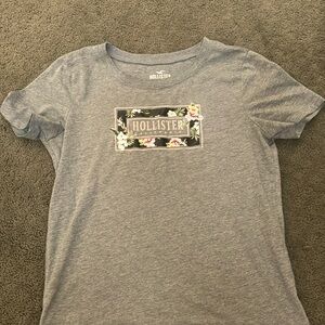Tee shirt, from hollister , size xs, light gray